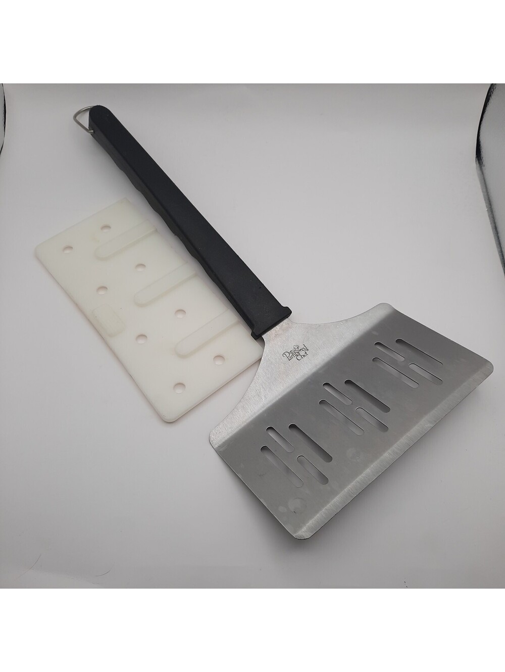 Pampered Chef Jumbo 8 In Grill Spatula Turner W/cover
